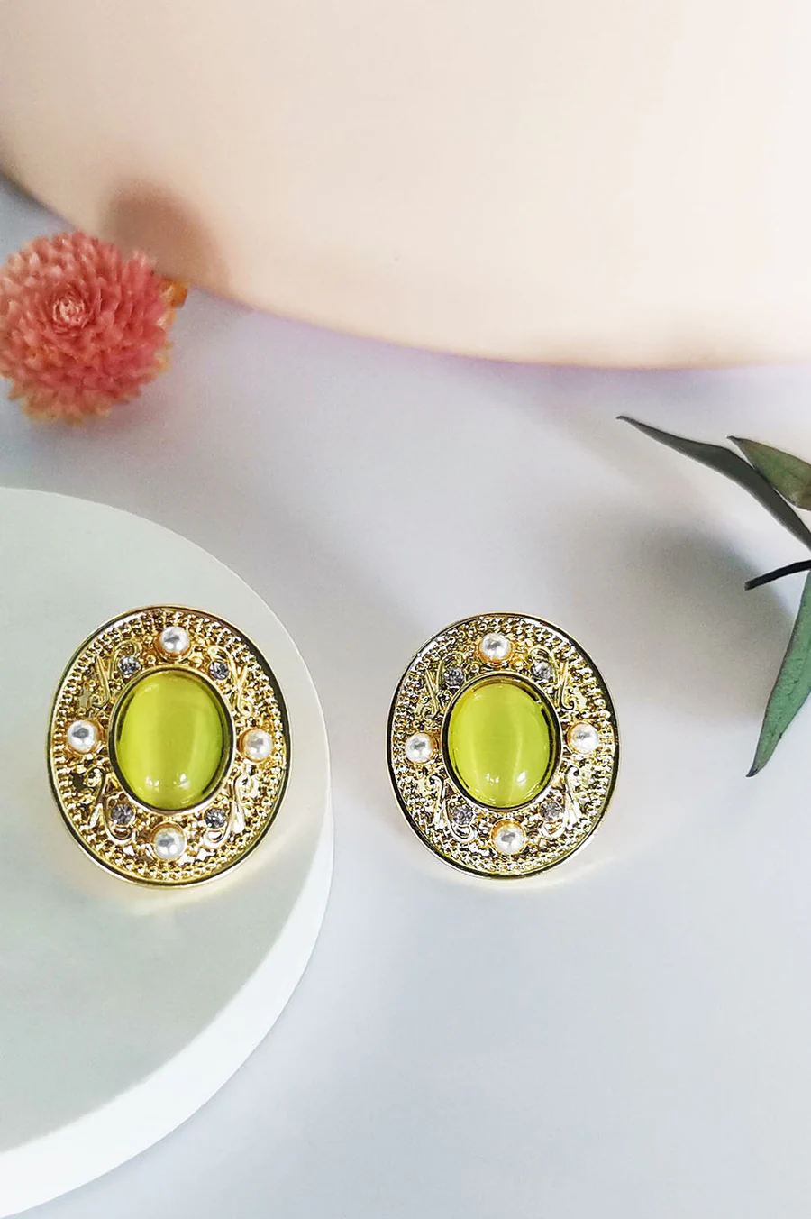 Pearl Aura Olive Studs
