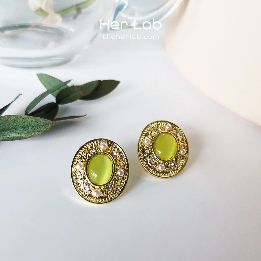 Pearl Aura Olive Studs