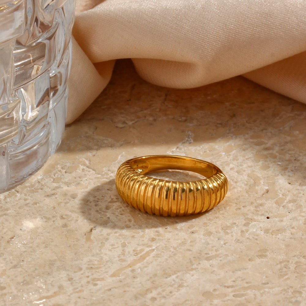 Bold Luxe Ribbed Gold Ring