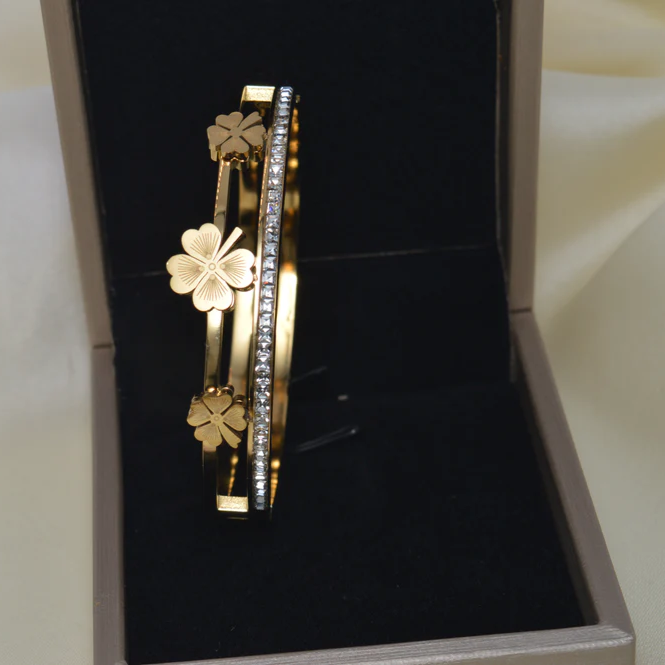 Golden Clover Sparkle Bangle