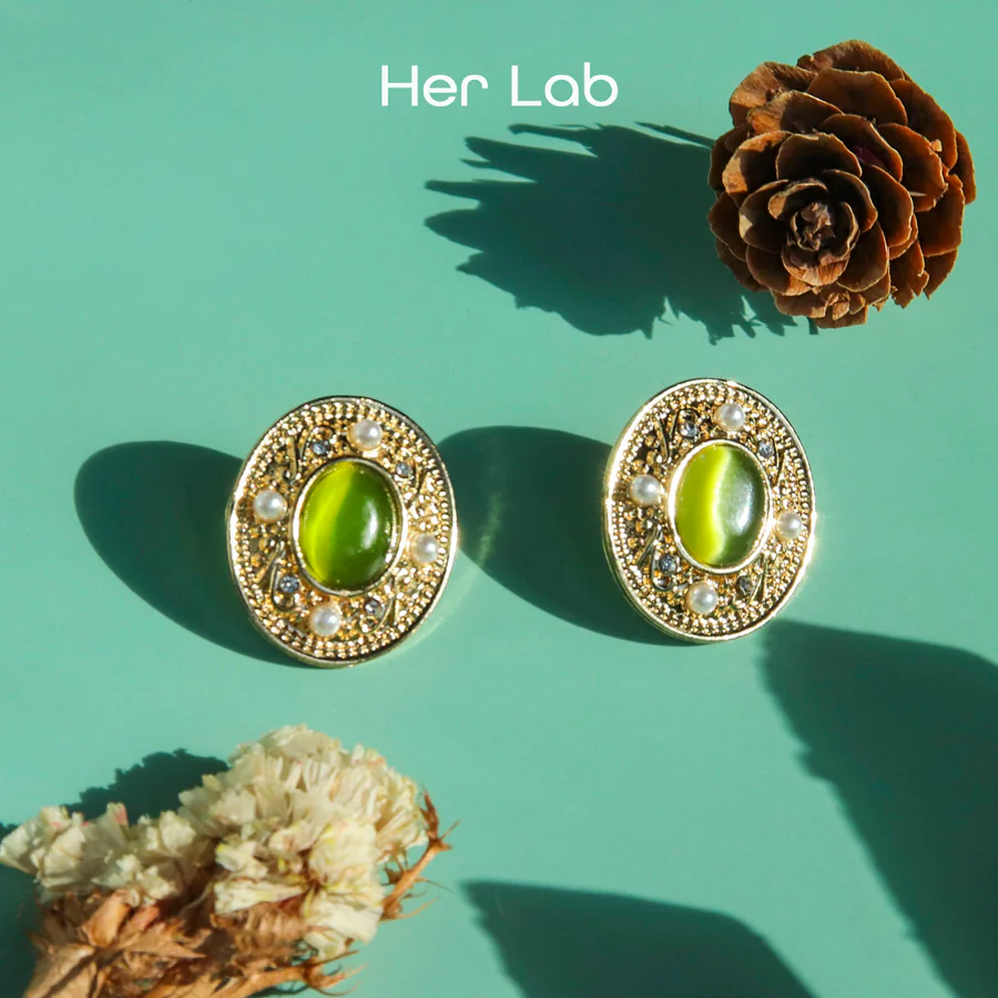Pearl Aura Olive Studs