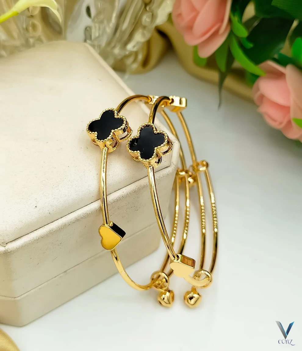 Midnight Clover Jewelry Set
