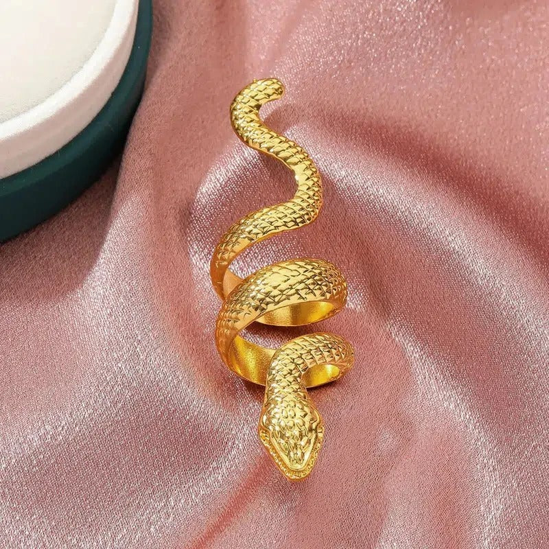Serpentina Coil Ring