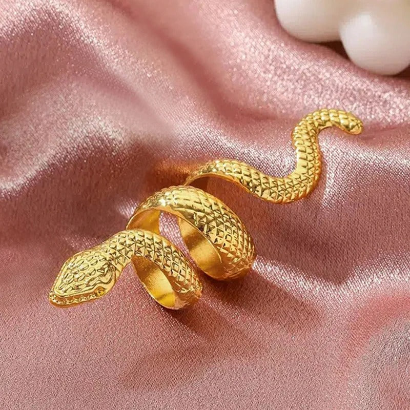 Serpentina Coil Ring