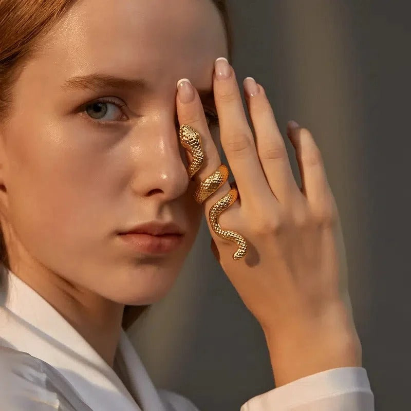 Serpentina Coil Ring