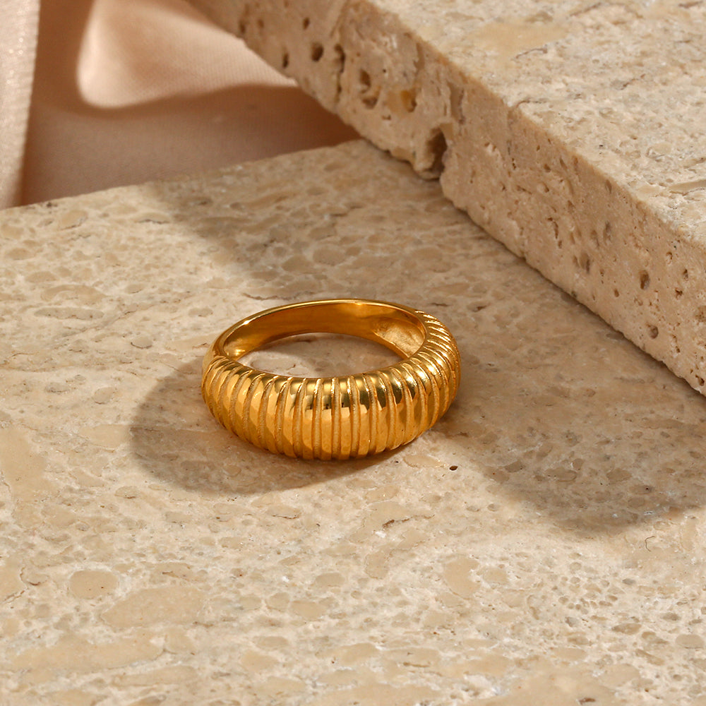 Bold Luxe Ribbed Gold Ring