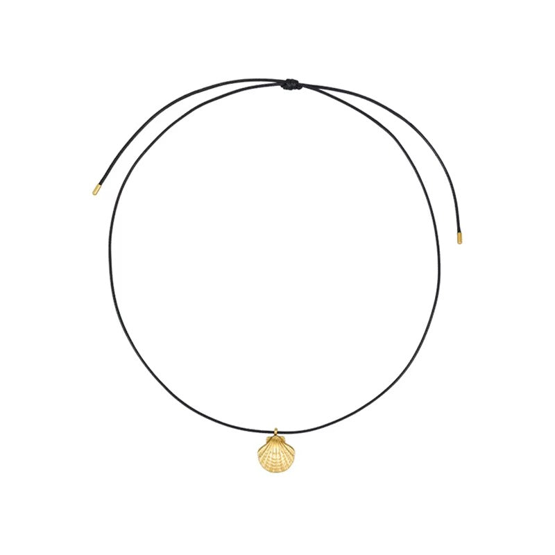 Coastal Noir Shell Necklace